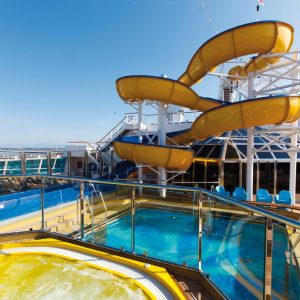 2 piscines extérieures