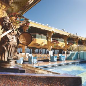 2 piscines extérieures